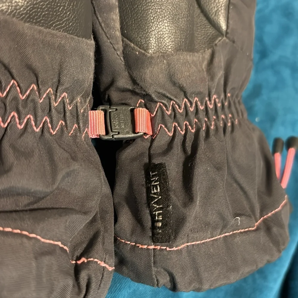 North Face Revelstoke Youth Mittens Insulated Waterproof Pink Black size Smalll